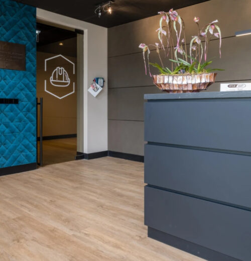 Blauwe ladekast om een pvc vloer van Therdex 4270