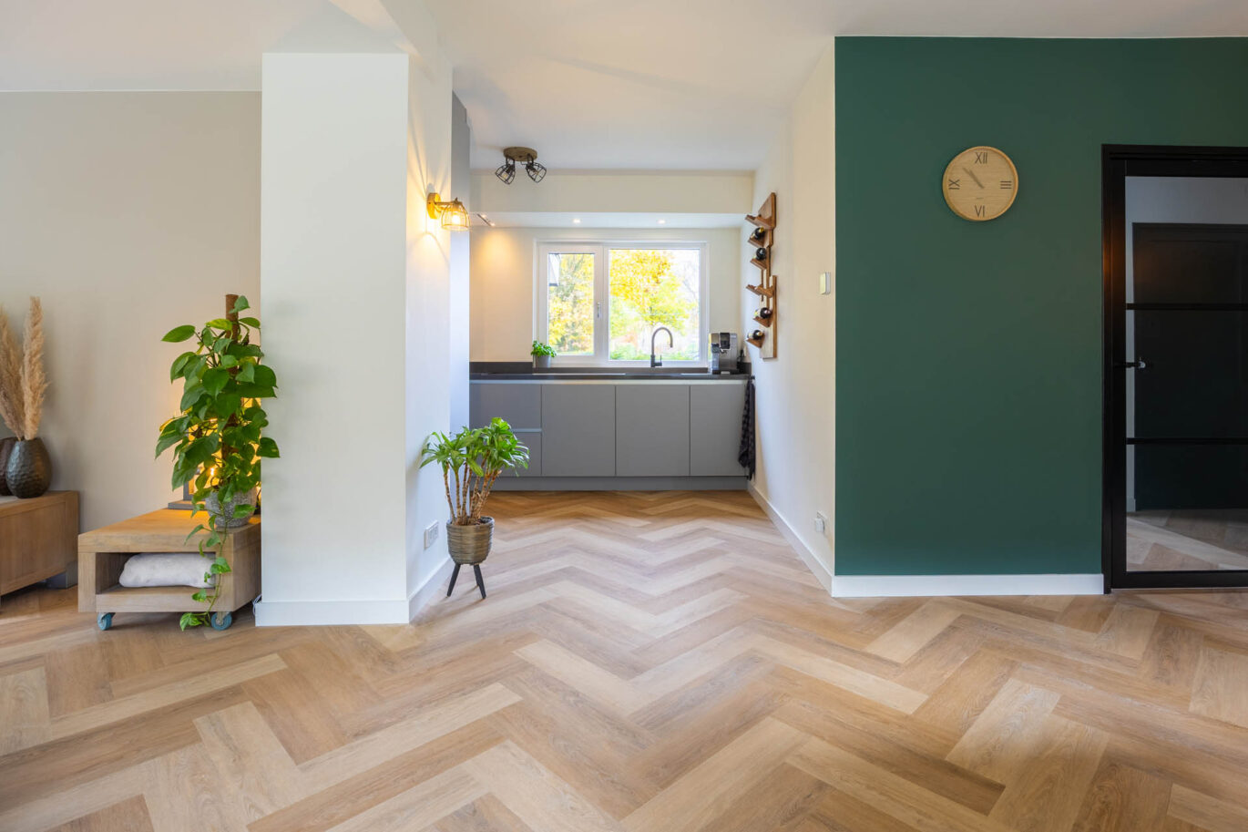 Pvc visgraat groenen muur