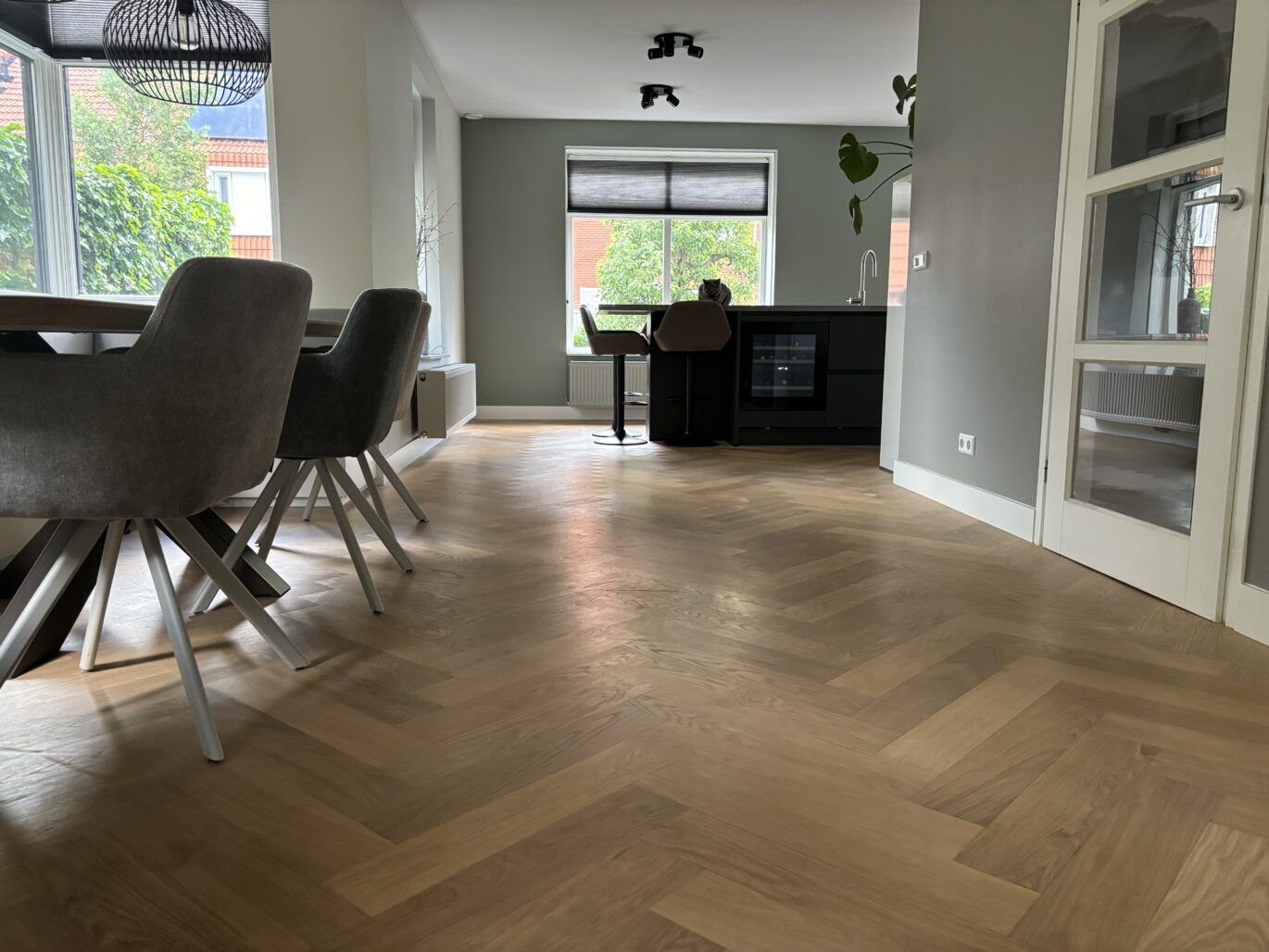 houten visgraat vloer aangeheling
