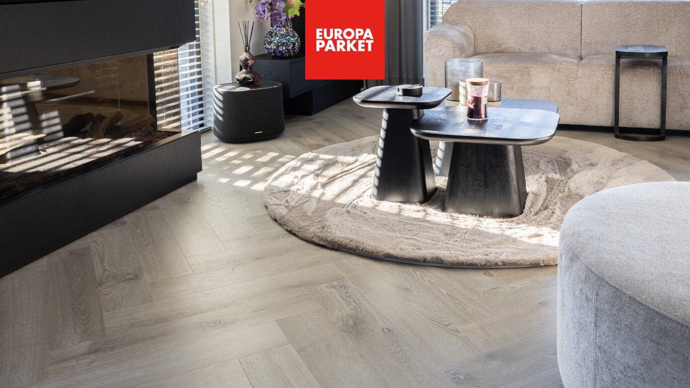 Project Therdex visgraat pvc vloer openhaard woonkamer