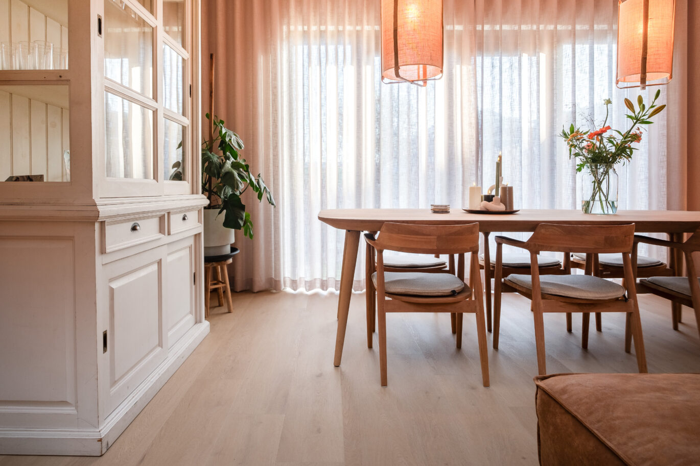 pvc private label EP 920 stroken vloer in woonkamer