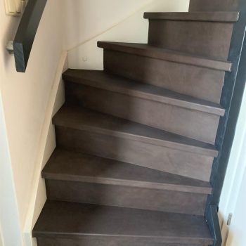 Trap renovatie leer grijs